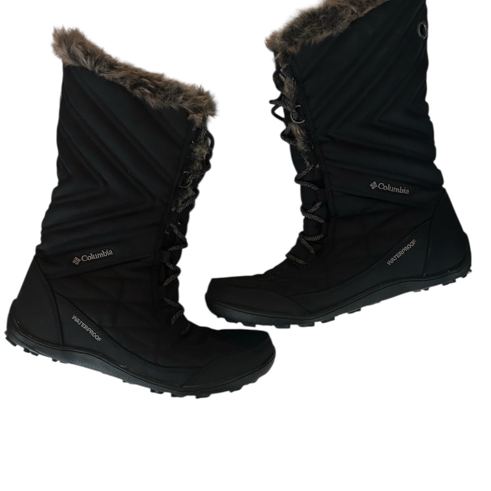 Columbia Black Winter Boot with Fur Trim